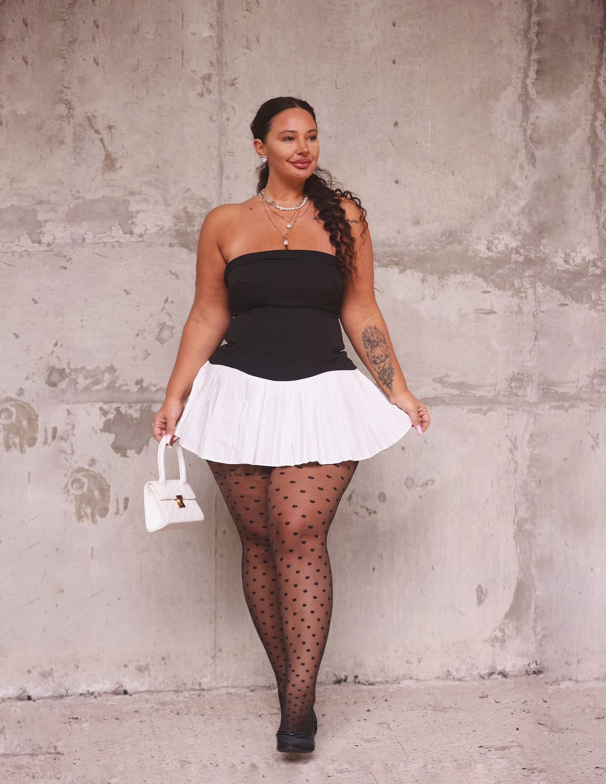 Oana, plus size model at Ms Curvaceous UK, photo 3 of 12